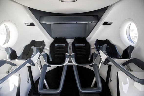 spacex-capsula-scaune-crew-dragon